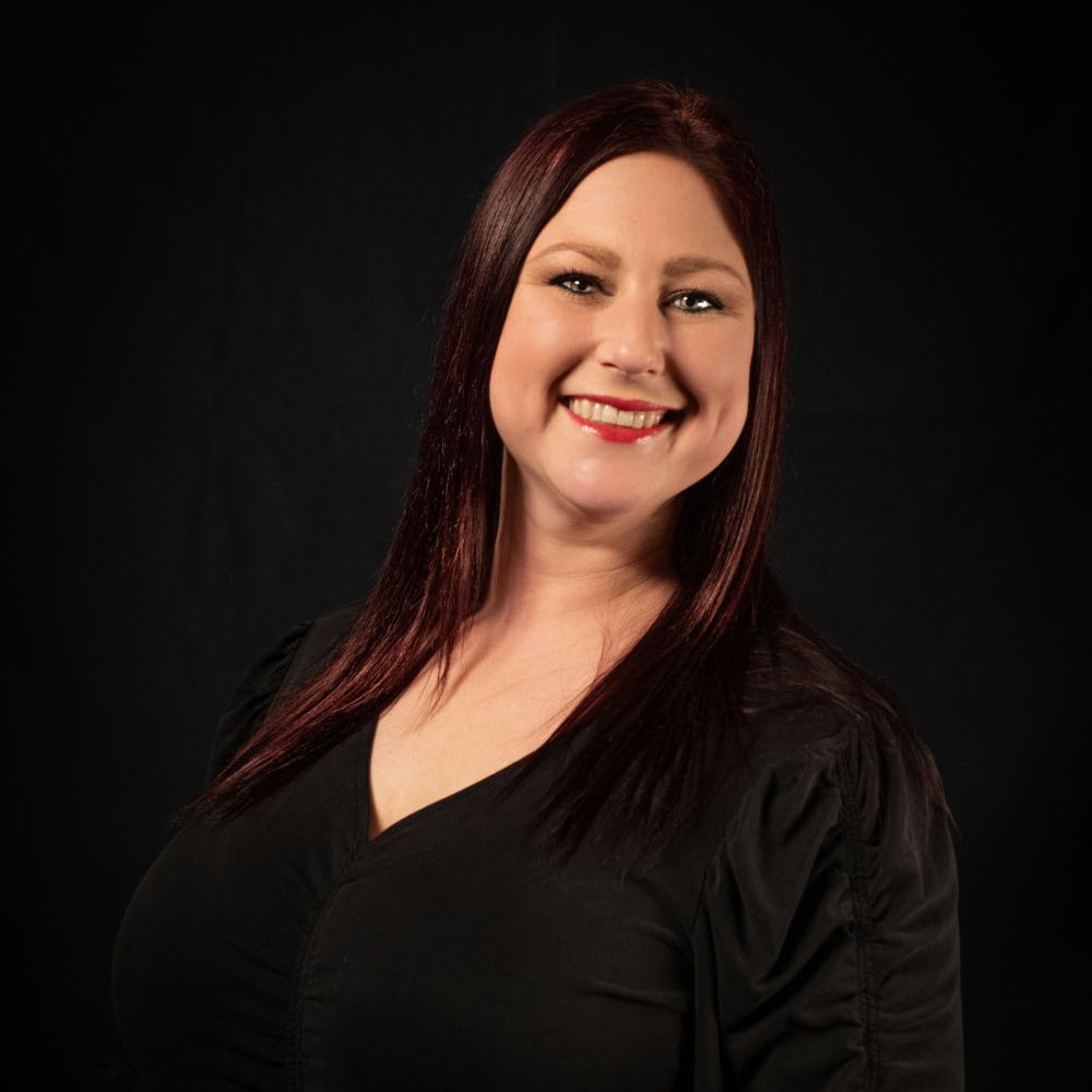 Victoria Maywald Outside and Commercial Sales on a black background