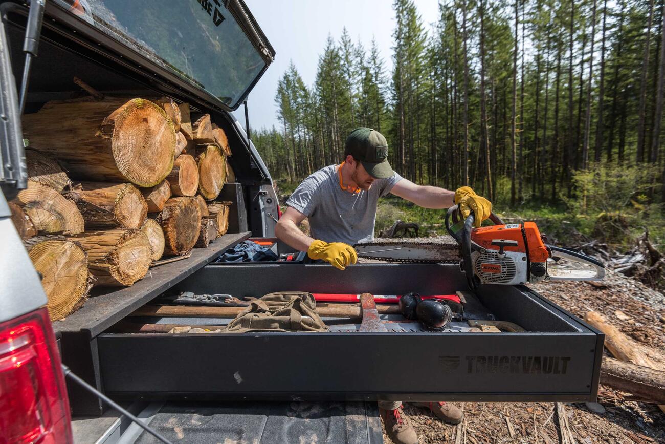 PickUpSeries-CoveredBedLine-Standard2DrawerCustom-FordF150-Logging-HiRes-3 Thumbnail