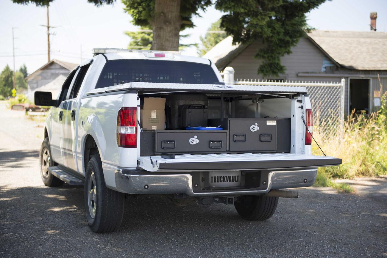 PickupSeries_CoveredBedLine_Custom_2008_Ford_F150_UScustoms1.jpg Thumbnail