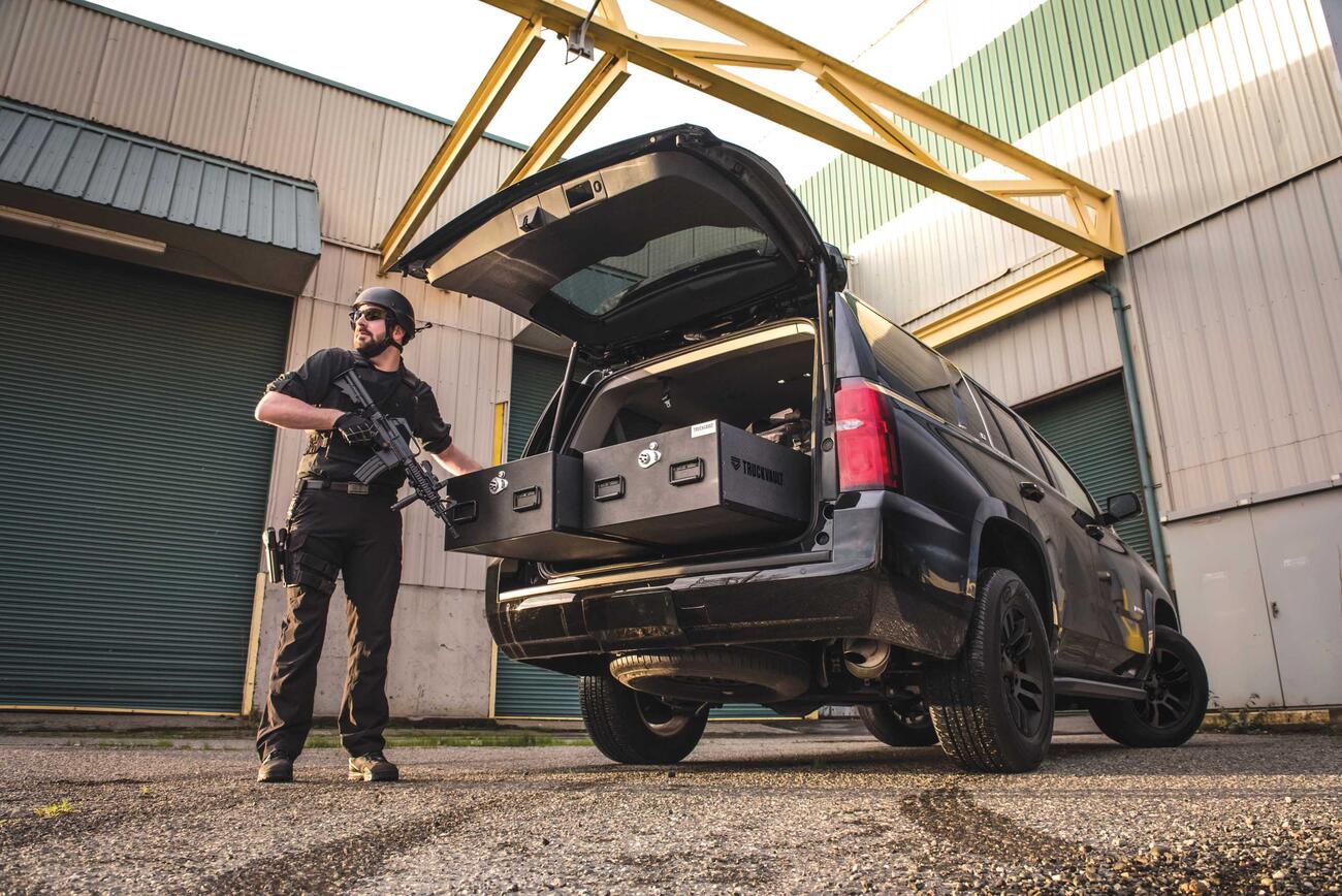 SUVSeries_BaseLine_Magnum2Drawer_2017_Chevy_Tahoe_InDrawerLighting-20.jpg Thumbnail